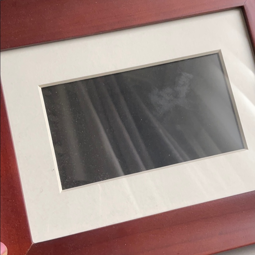 Digital photo frame